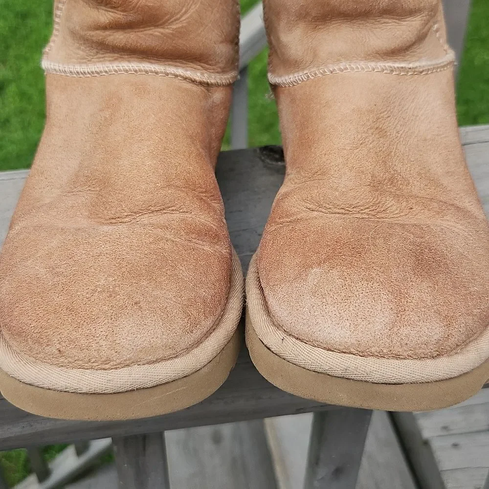 UGG Classic Short Sparkle Heel Boots | Size 8 | Style 1090891